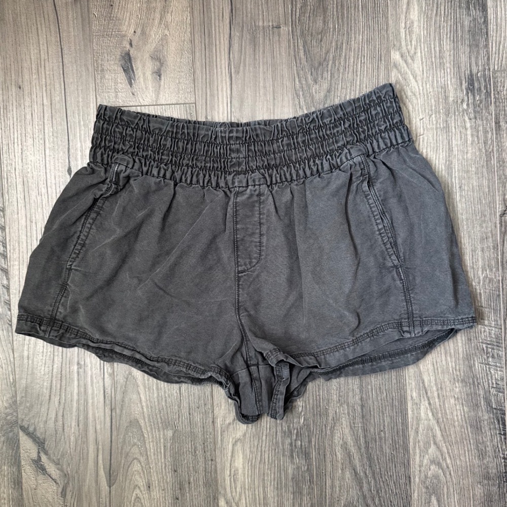 Aerie Womens Gray Smocked Waist‎ Dolphin Hem Shorts Size L
